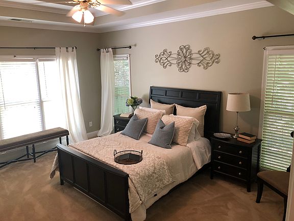 Master with tray ceilings