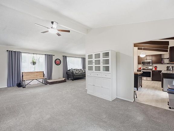 3rd image of 6008 N Michigan Ave