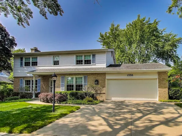1556 Chapel Ct, Northbrook, IL 60062
