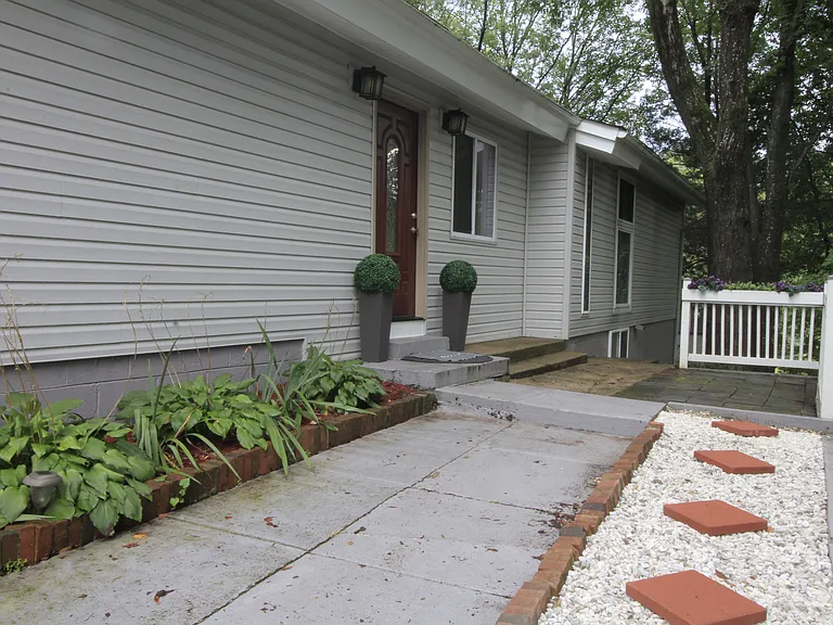 12712 Torrington St — Photo 41