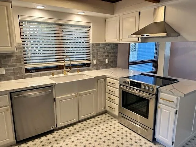 1894 Sunshine Valley Rd — Photo 8