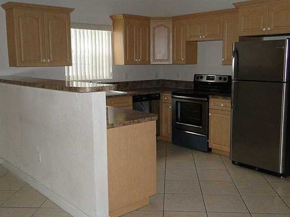 5th image of 3841 NE 5th Ave