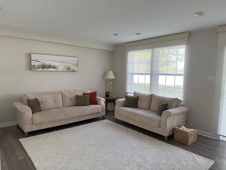 1 Autumn Park Blvd — Photo 20