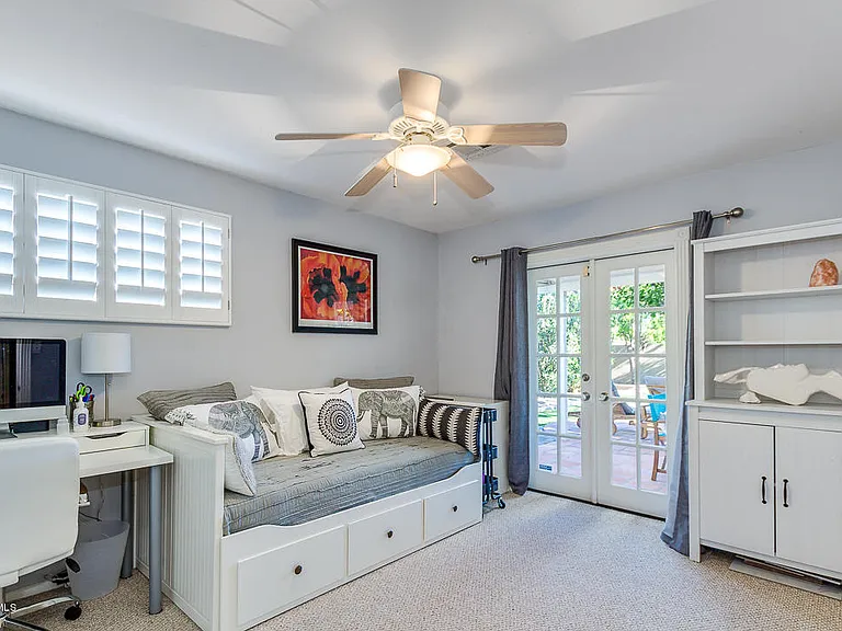 4113 E Minnezona Ave — Photo 17