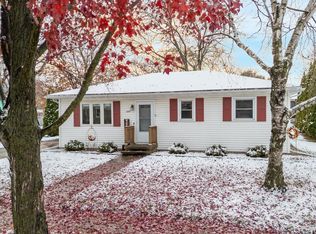 1045 Ardmore Trl, Oshkosh, WI 54904