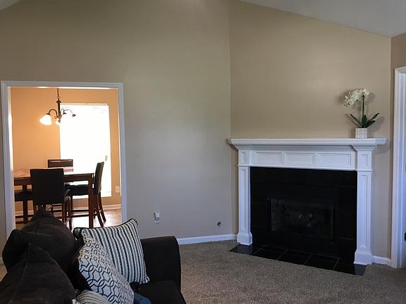 3rd image of 4416 Creekside Ct
