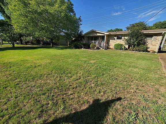 2nd image of 11315 Maplecrest Dr SE