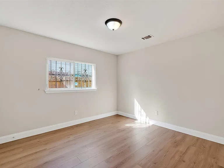 5530 Oak Falls Dr — Photo 23