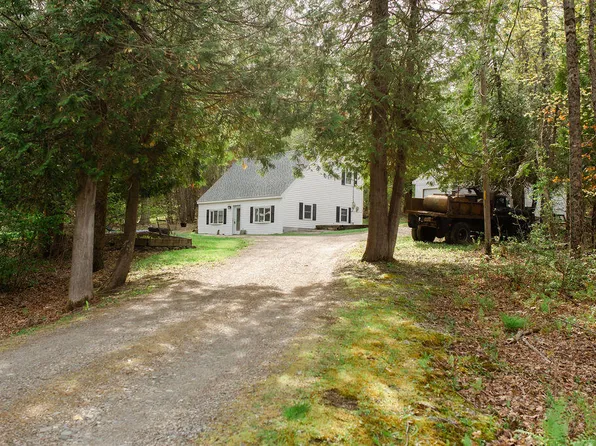 7 Upper Oak Point Road, Winterport, ME 04496