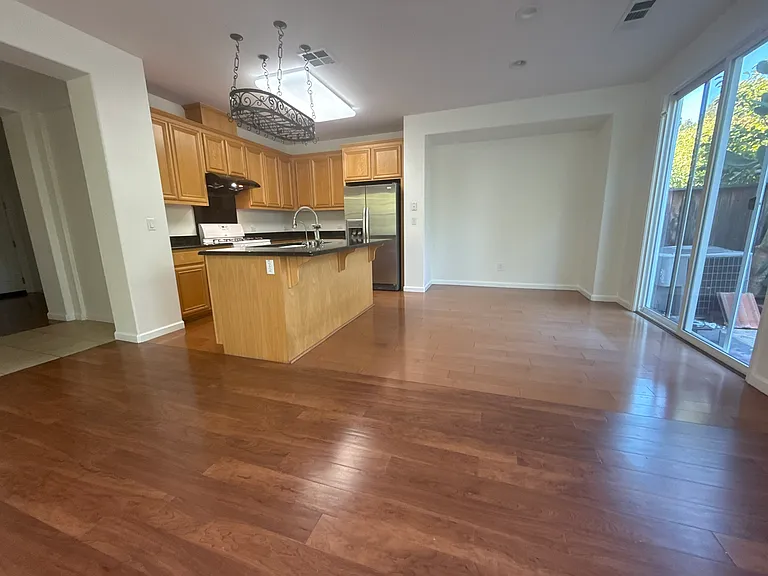 26 Channi Ct — Photo 2