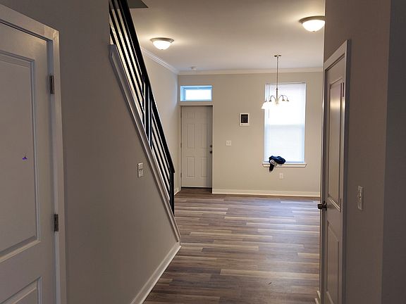 2nd image of 2718 W York St