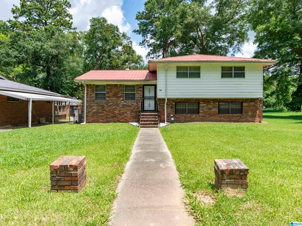 120 W Crest Rd, Bessemer, AL 35023