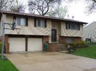 1403 W Weathersfield Way, Schaumburg, IL 60193