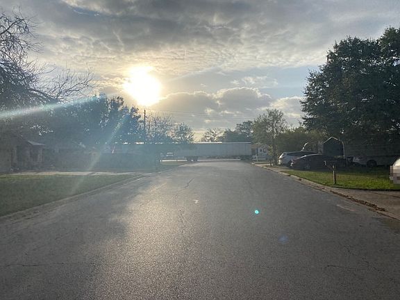 5th image of 1106 Braeswood Dr