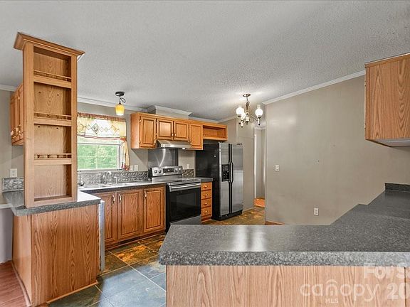 5th image of 2082 Mary D Rd