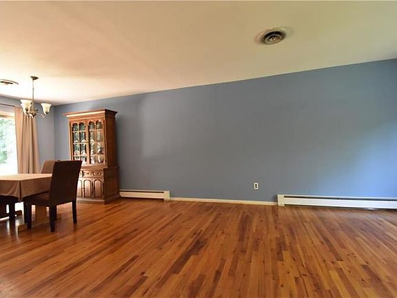 5th image of 5 Freedman Ave