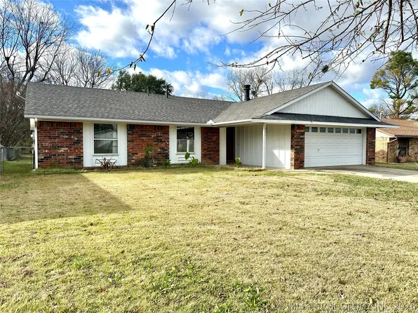 1931 Green Meadows Dr, McAlester, OK 74501