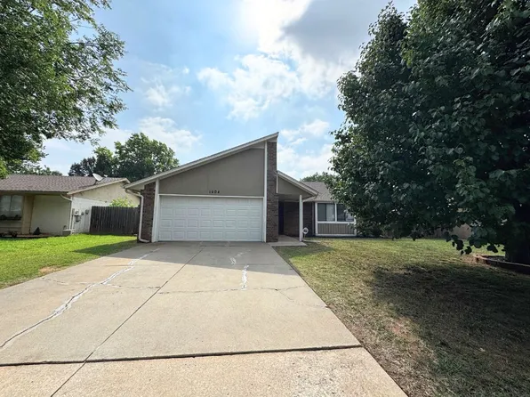 1404 S Gemini Rd, Edmond, OK 73003
