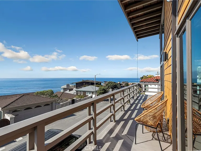 1944 Ocean Way — Photo 4