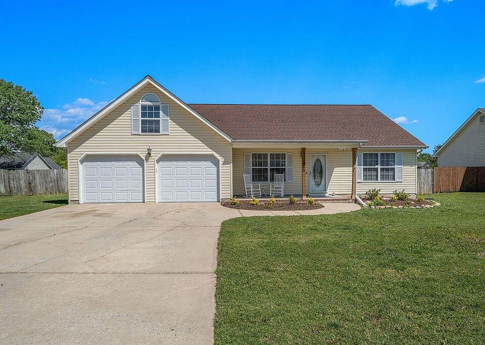 1st image of 35 Holli Ln