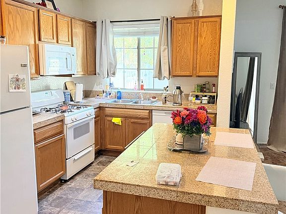 5th image of 6408 Yucca Ridge Ct