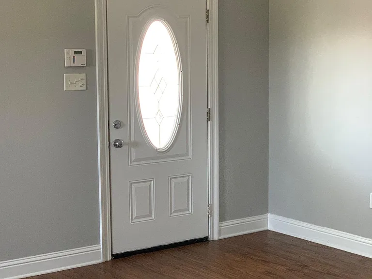 2616 Franklin Ave — Photo 4