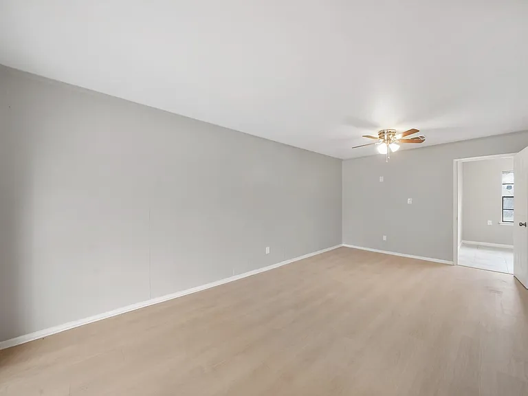 9347 Clearway Dr — Photo 17