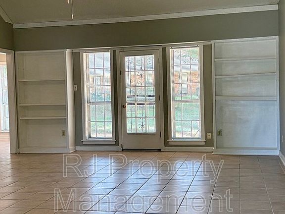 2nd image of 4521 Stony Point Dr