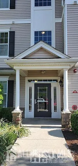 725 Timberlake Dr — Photo 6