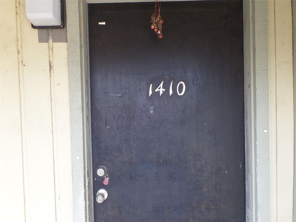 1st image of 5625 Antoine Dr #1410