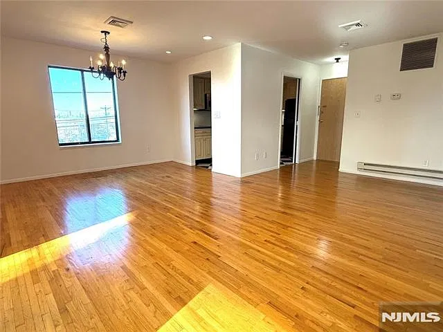 2 bed, 2.0 bath, $2,550 — Photo 4