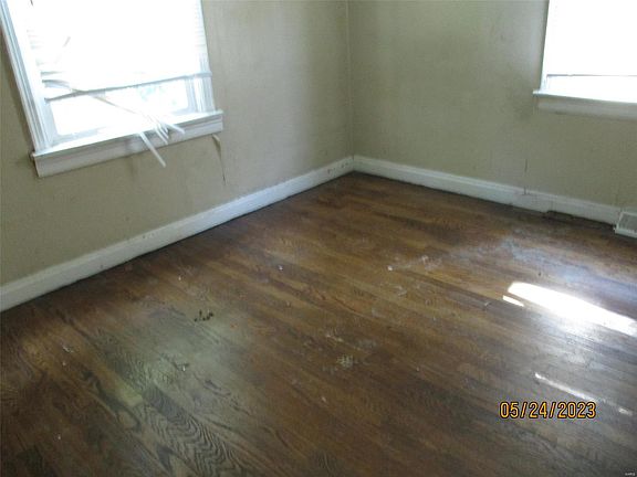 3rd image of 3677 Isolda Ave