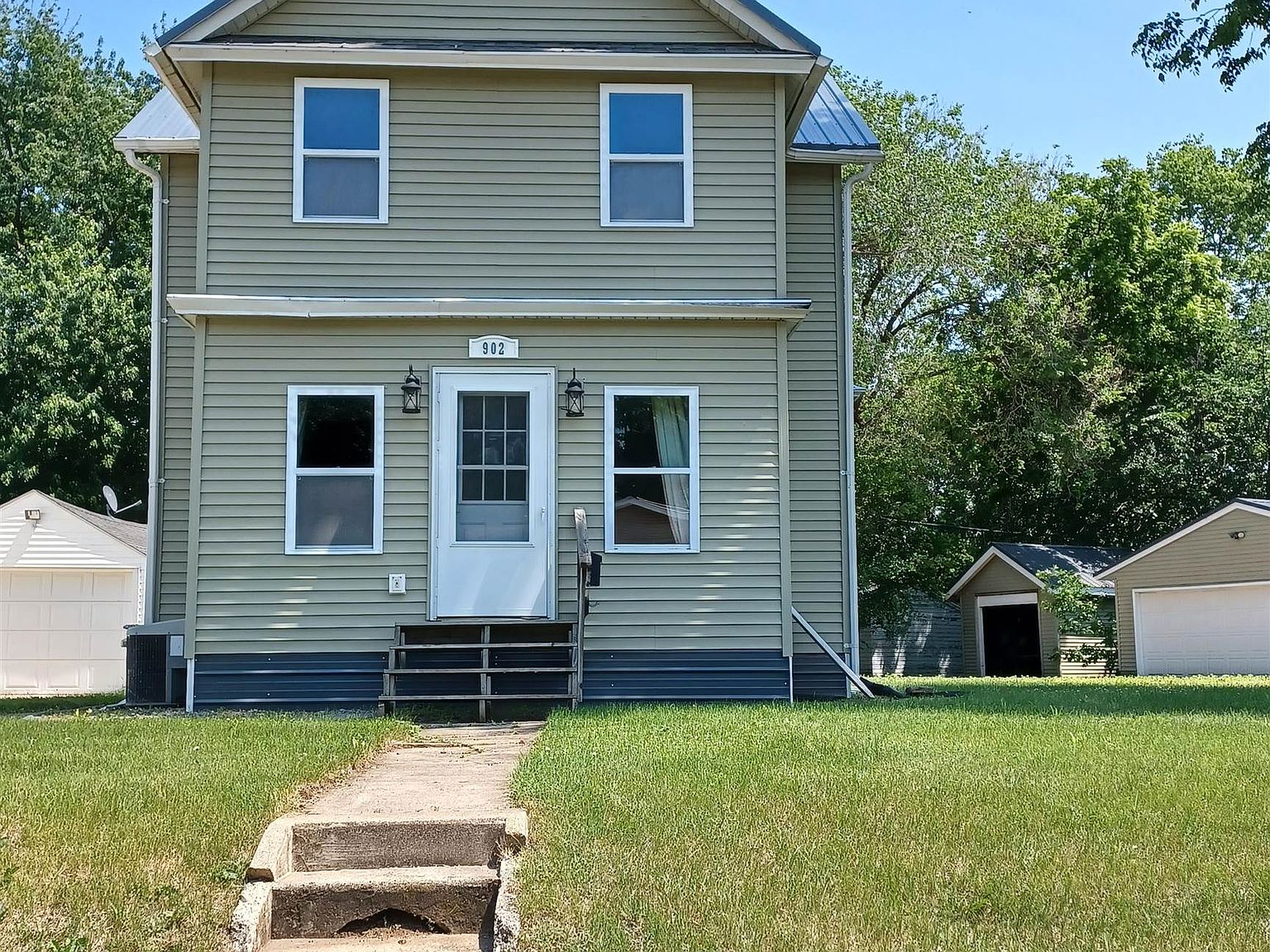 902 N 6th St, Estherville, IA 51334 Zillow
