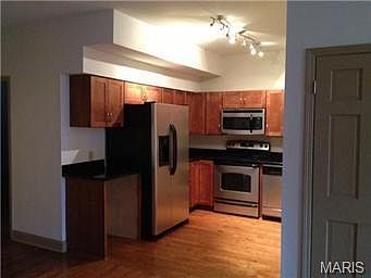 4th image of 915 Allen Ave