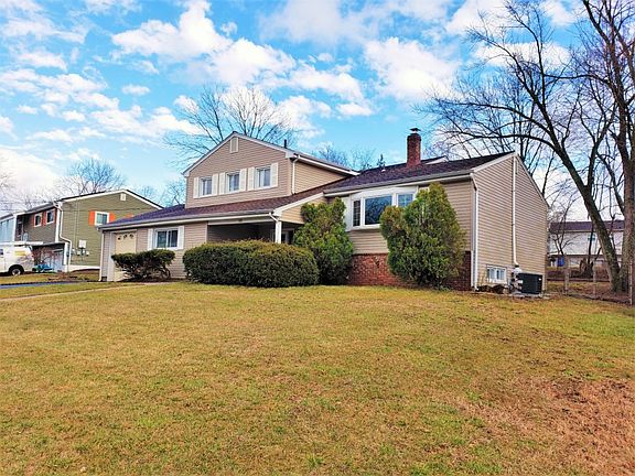 3rd image of 55 Foxwood Dr