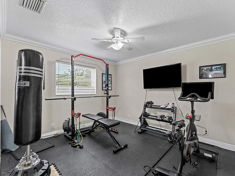 4481 SW 37th Ave — Photo 7