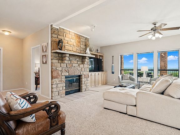4th image of 303 Eagle Point