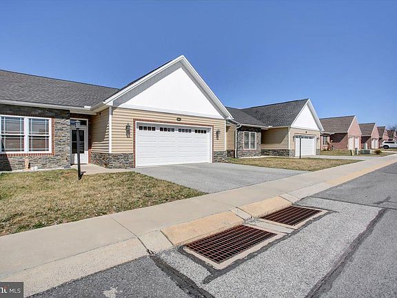 2nd image of 105 Blackbird Ln