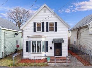 17 Anderson St, Lowell, MA 01852