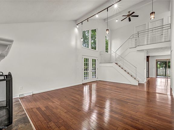 5th image of 18446 Drake Rd