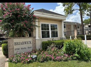2750 Holly Hall St APT 811, Houston, TX 77054