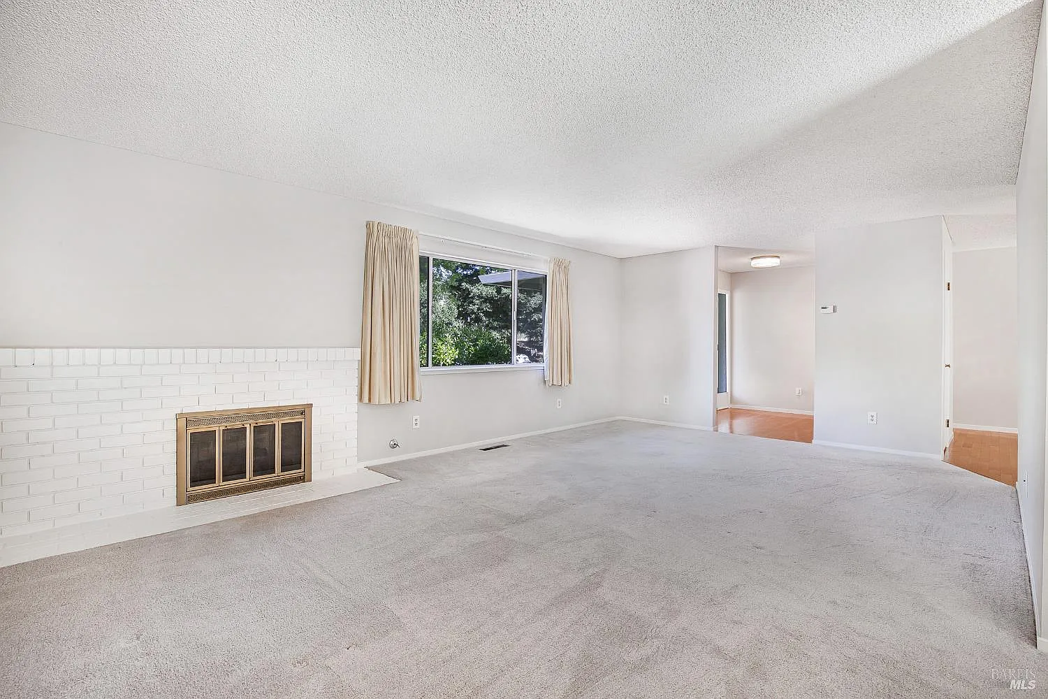 6487 Meadowridge Court - Photo 8