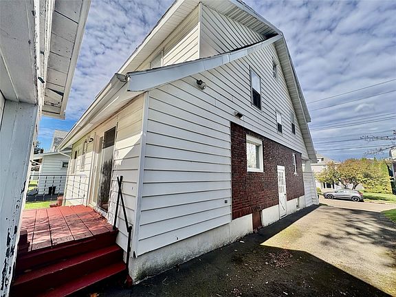 4th image of 18 Esther Ave