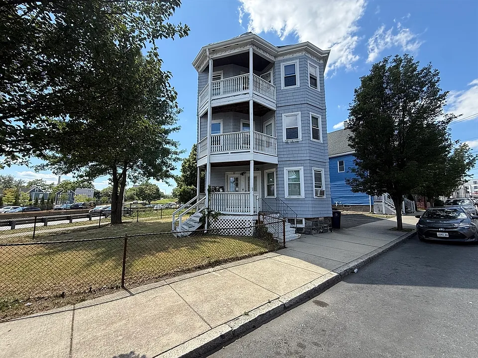 15 Gladstone St #2