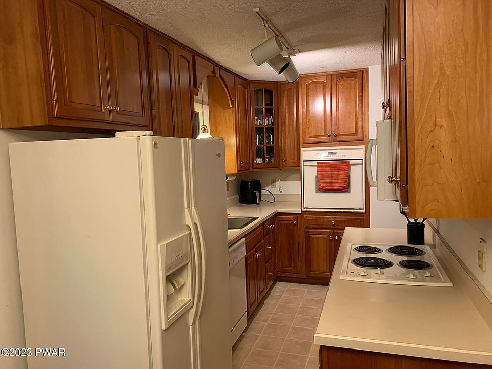 1054 Woodlyn Ln N, Honesdale, PA 18431 MLS PW232741 Zillow