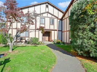 333 Foxwood Ln #333, Milford, CT 06461