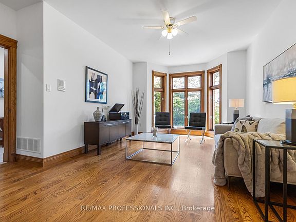 3rd image of 152 Evans Ave