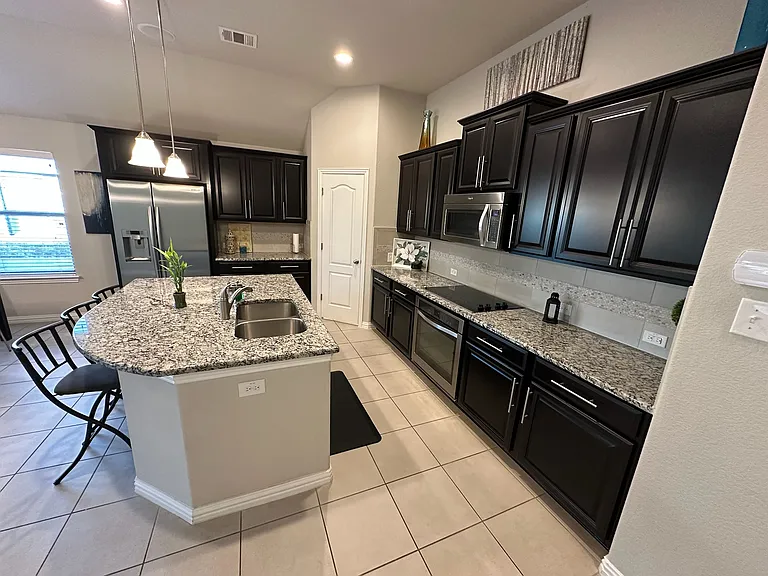 909 Hartman Dr — Photo 8
