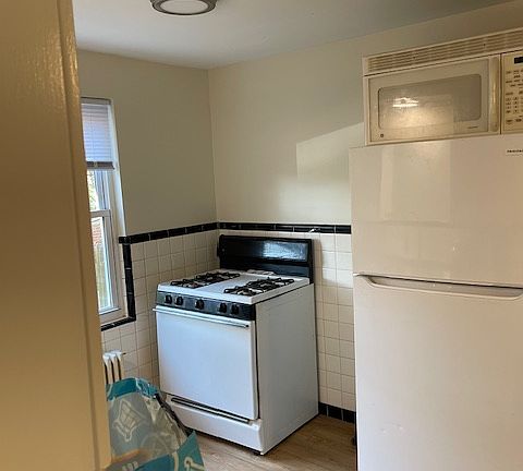 2nd image of 4227 Oakwood Ave #1