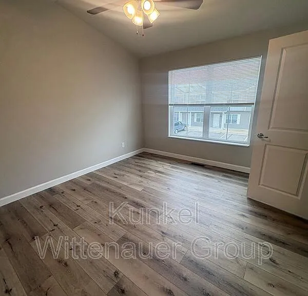 217 E Coral Sea Way — Photo 9